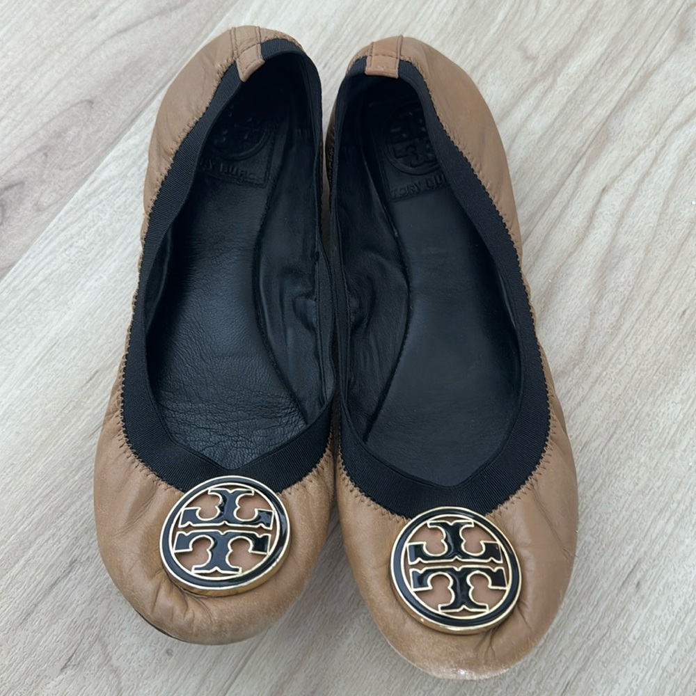 Tory Burch Caroline Tan Patent Leather Ballet Flats Size 8.5